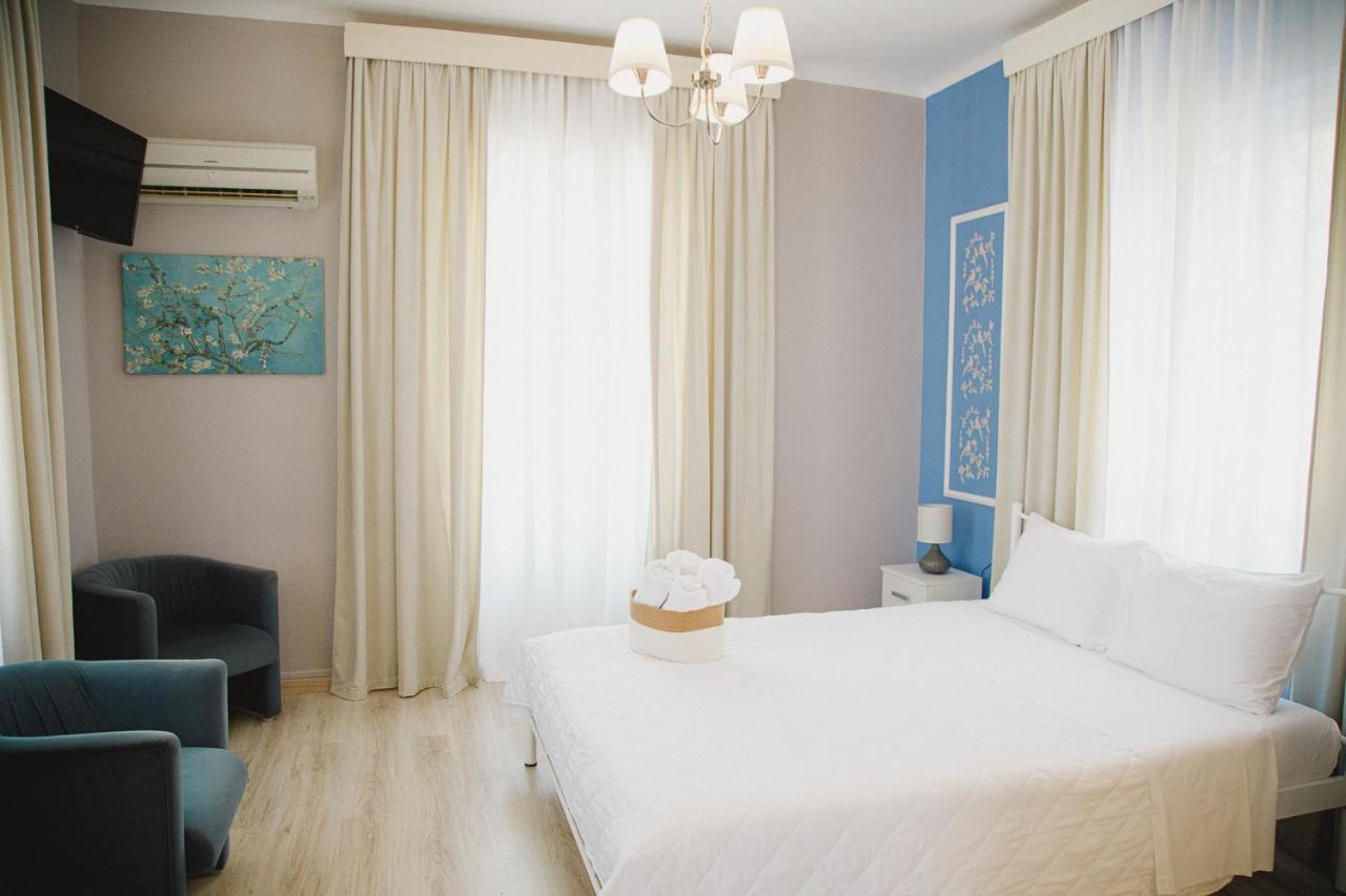 Yard Rooms Corinth Exterior foto