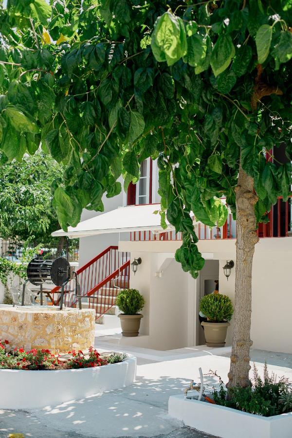 Yard Rooms Corinth Exterior foto